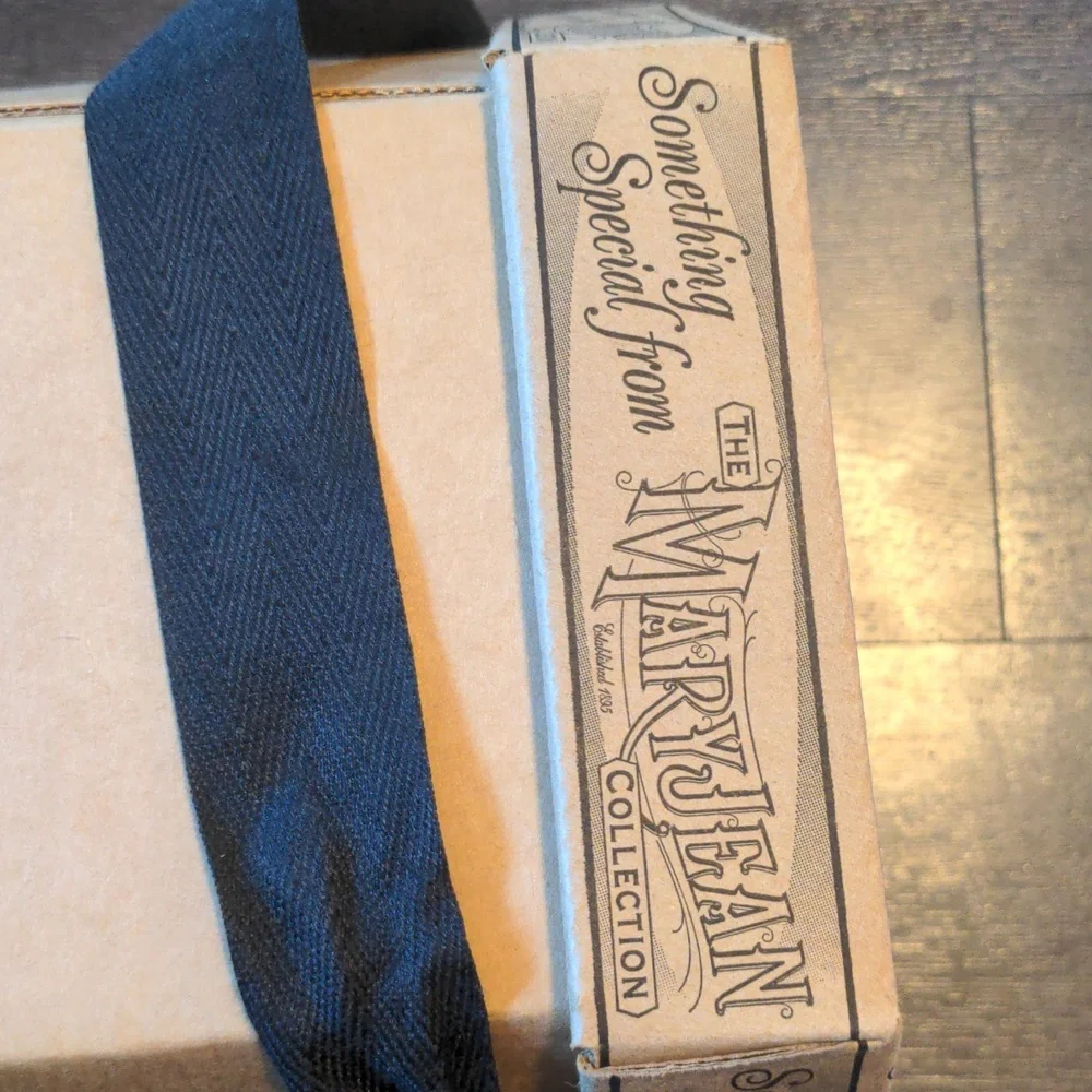 Vintage Hat Box The Original Mary Jean Collection Tan Kraft Victorian Style